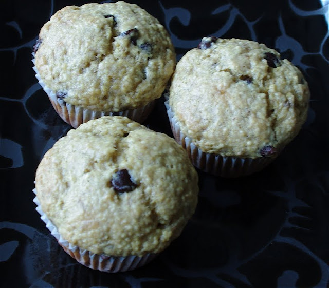 Creative "Try"als Banana Wheat Germ Muffins with Chocolate Chips