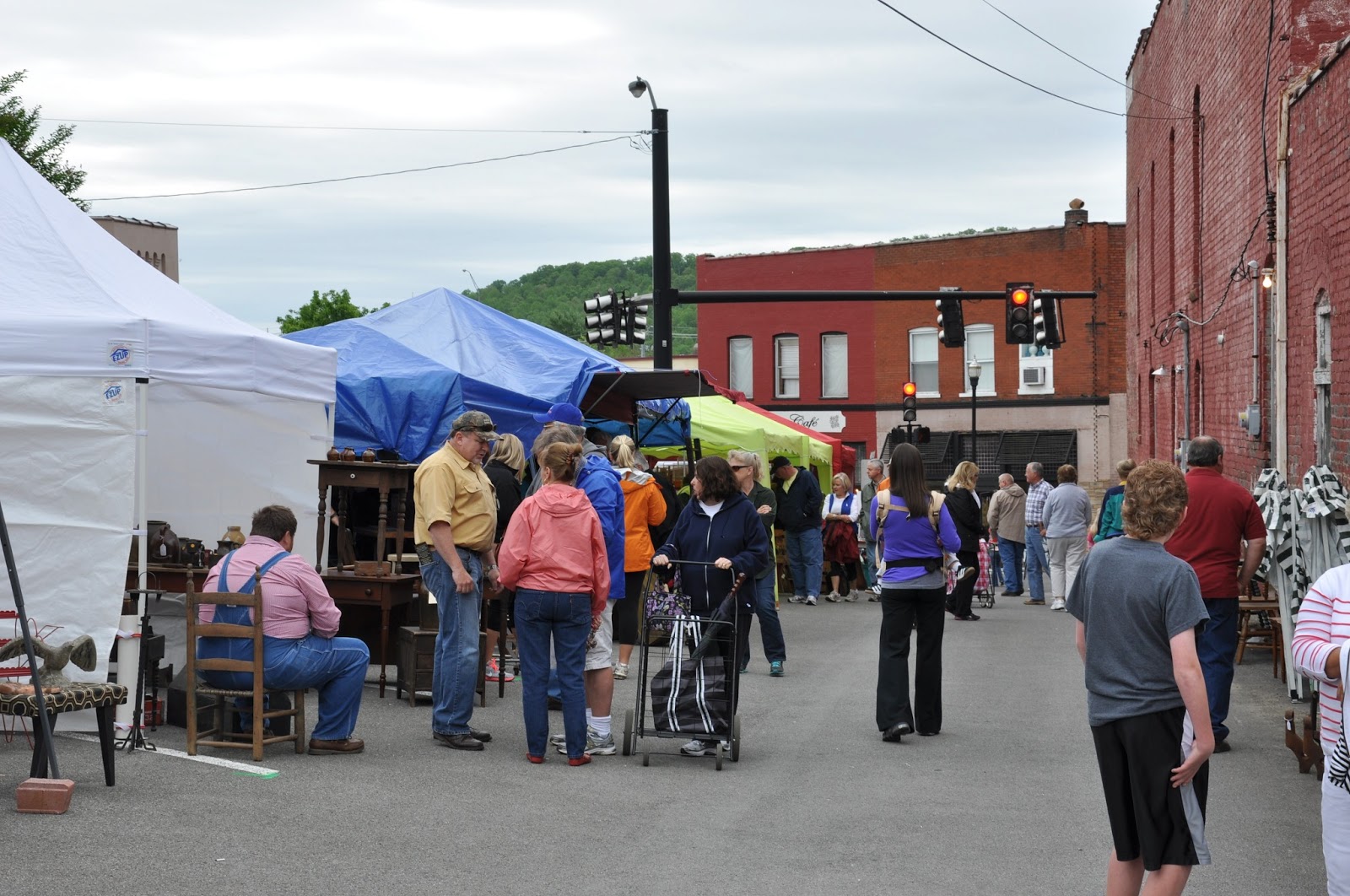 mice and birds a day in pictures craft fair and derby de mayo
