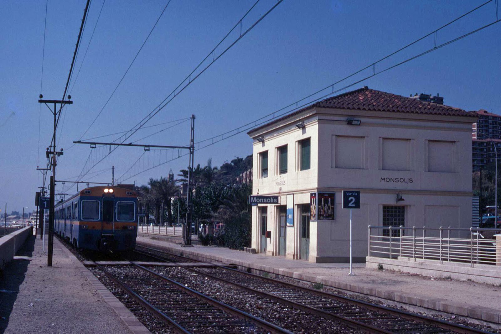 Notes de transport públic al Barcelonès Nord Nota XXXII L'estació de