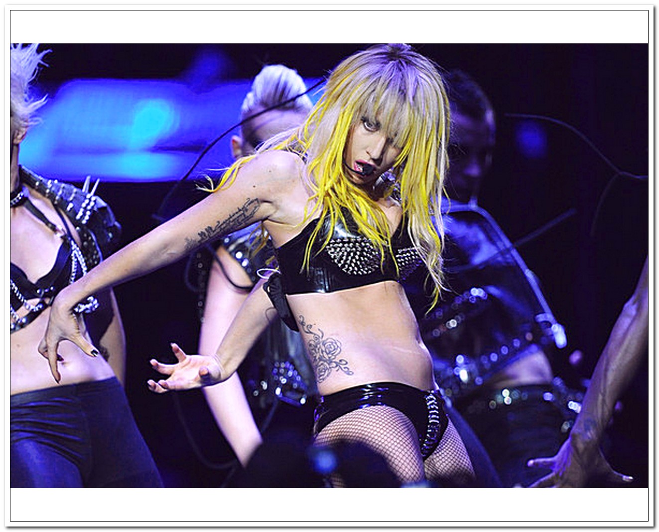 Леди гага спид. Леди Гага тату. Гага body. Леди Гага в боди. Lady Gaga perform.