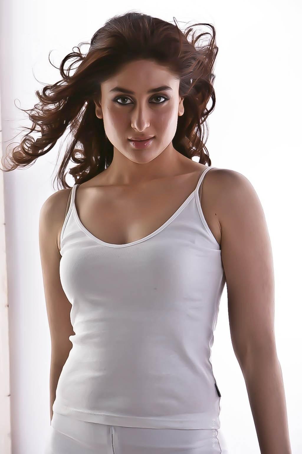 http://2.bp.blogspot.com/-10nXuXxnynM/UATk9YpDHmI/AAAAAAAAeYw/NiE7Njt1kU0/s1600/kareena_03.jpg