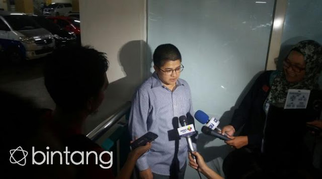 Komentar Bacil Soal Pernikahan Sejenis dengan Celine Evangelista Komentar Bacil Soal Pernikahan Sejenis dengan Celine Evangelista