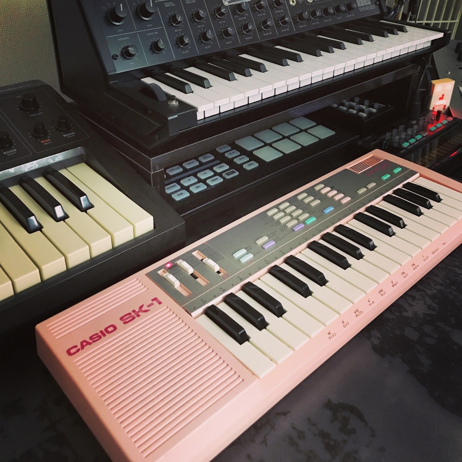 vulgaritet Rejse kompleksitet The Mysterious Case Of The Pink Japanese Casio SK-1