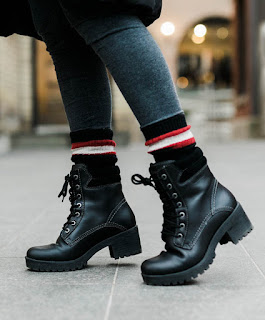 Combat boots