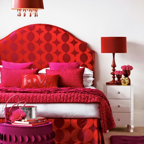 bedroom design ideas - Red bed and lampshades