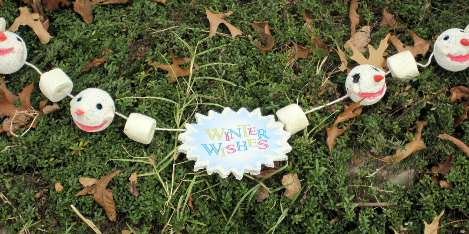 From the Summer's Garden MARSHMALLOW WORLD GARLAND