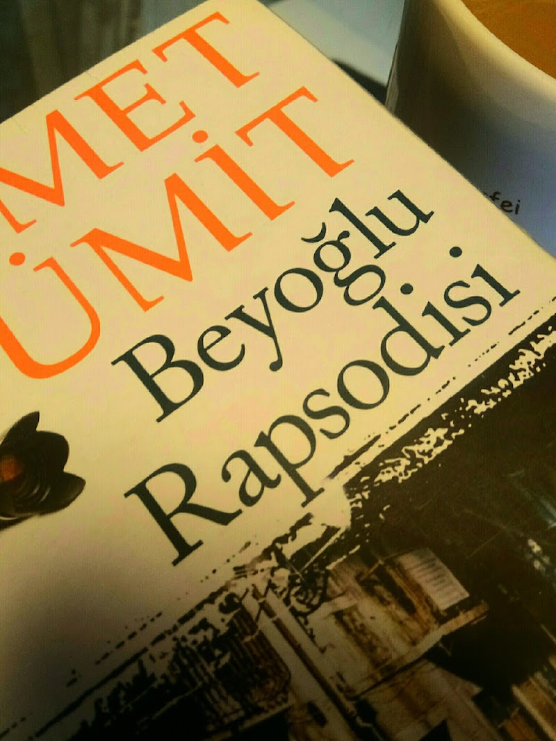 Beyoğlu Rapsodisi - Ahmet Ümit - Kitap Yorumu