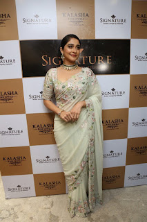 Actress Regina Cassandra Stills At Kalasha Jewels Signature Bridal Lounge Launch Actress Regina Cassandra Stills At Kalasha Jewels Signature Bridal Lounge Launch