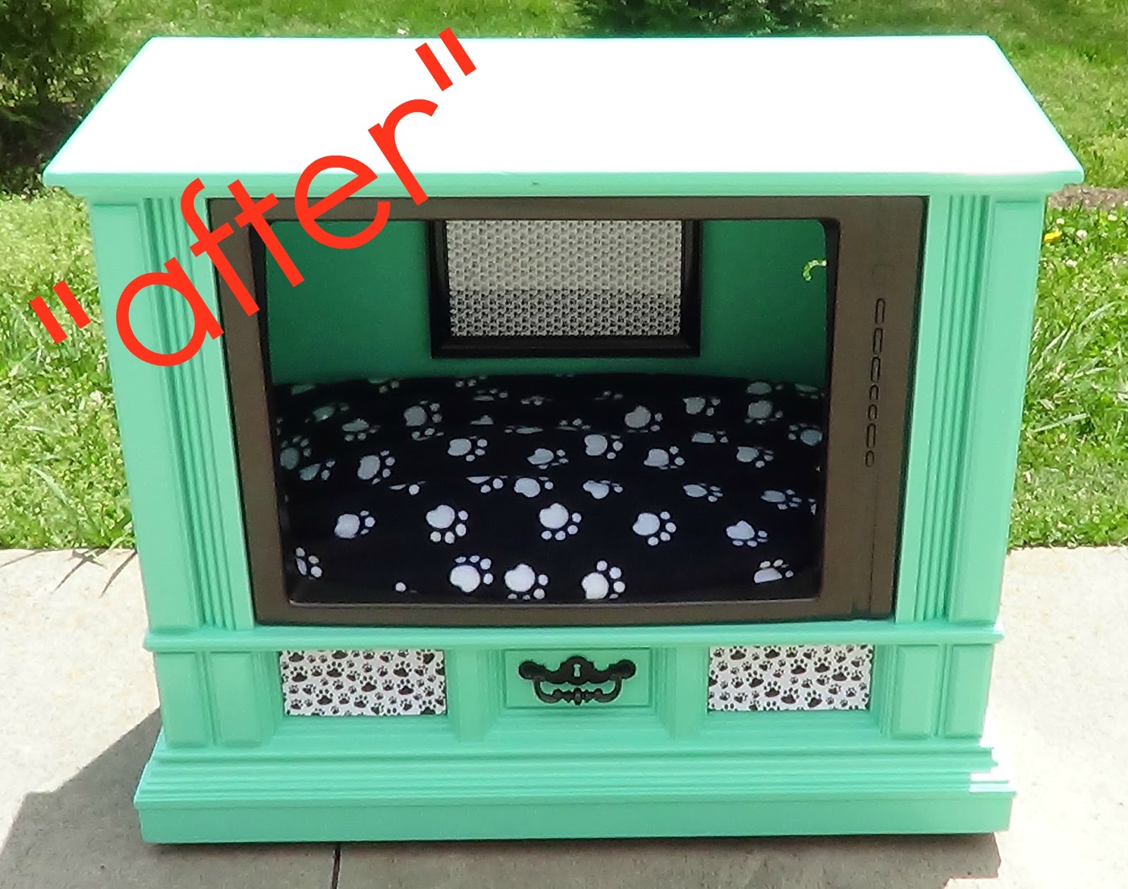 That's Not Junk...Refurbished Recycled Furniture Another TV Dog Bed