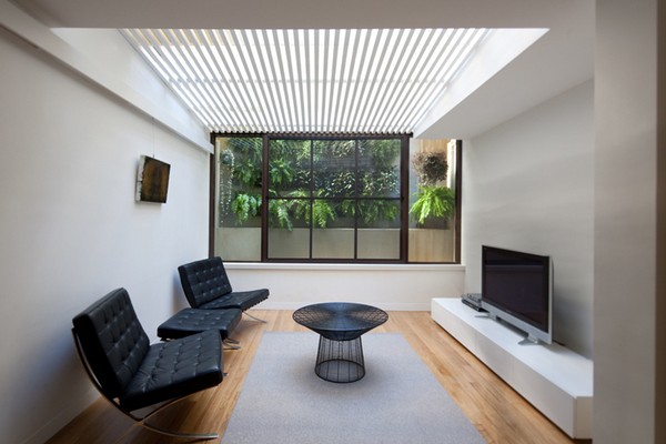 Conhecendo a elegância do Minimalismo O movimento minimalista marcou profundamente a base criativa dos artistas do século XX. A ideia de limitar qualquer coisa à sua essência ganhou adeptos