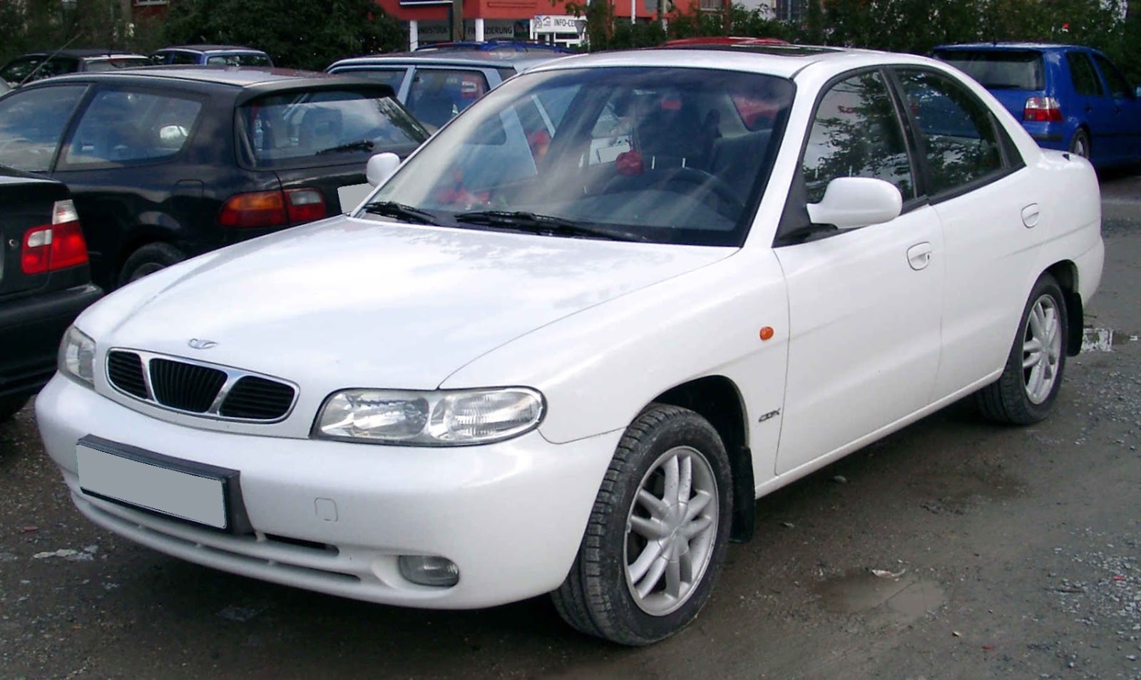 سيارة للبيع daewoo nubira 1