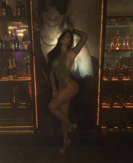 Lộ danh tính cô gái bí ẩn cặp kè với Ronaldo - Ảnh 5 Lo danh tinh co gai bi an cap ke voi Ronaldo - Anh 5