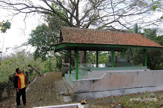 makam ki bodronolo kuwarasan kebumen