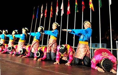 Tari Indang Dindin Badindin Asal Minang Artikel Lengkap Adat Nusantara Tradisinya Indonesia