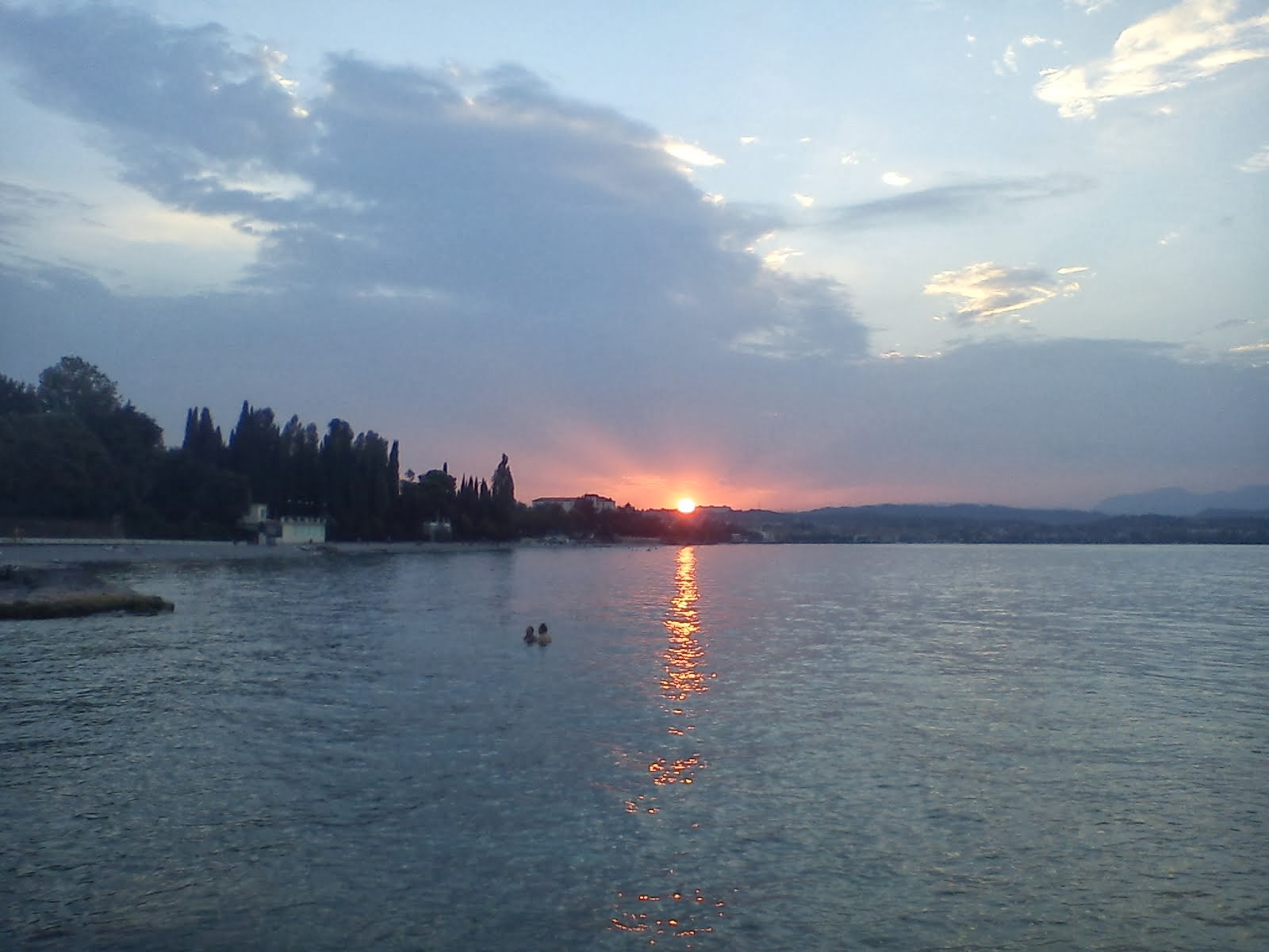 Pensieri sparsi all'orizzonte del mio lago