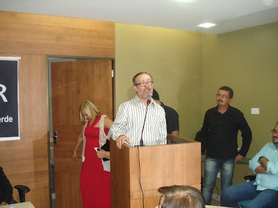 PROFESSOR CARLOS ALBERTO CAVALCANTI É VENCEDOR EM FESTIVAL DE POESIA NO RIO GRANDE DO SUL