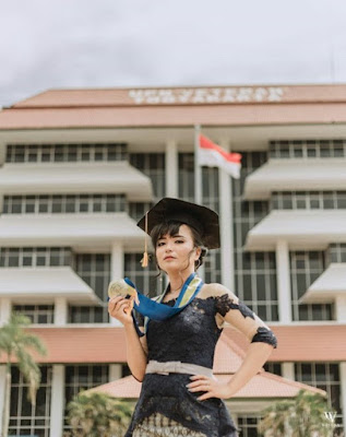 model gaya rambut wisuda modern terbaru model gaya rambut wisuda modern terbaru