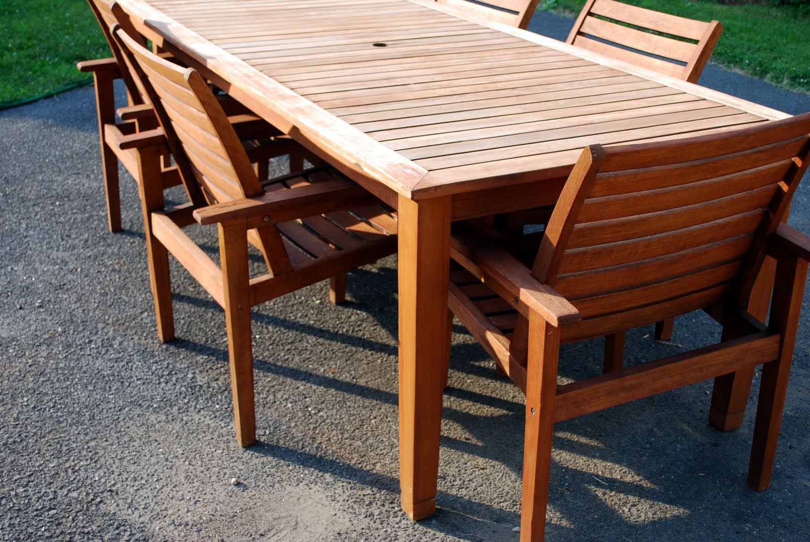 In the Little Yellow House Refinishing the Patio Furniture New Stain