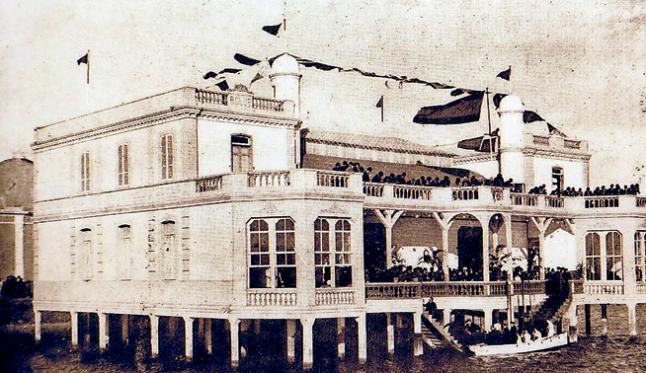 EL COCHE DE HORA El Real Club Náutico de Gran Canaria luchó durante