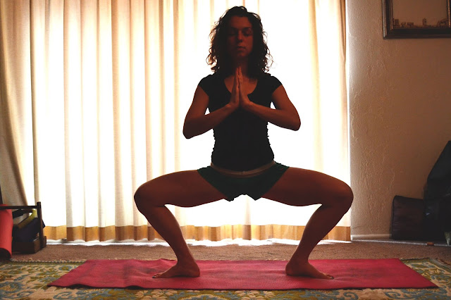 Mỗi ngày một tư thế Yoga | 9 Tư thế dâng lên nữ thần