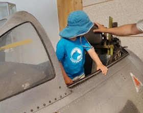Familien-Abenteuer und Attraktionen rund um Søndervig erleben: Das KidsVIP Programm von Westerland.dk. Dänemarks Flugzeugmuseum bei Stauning ist der Hit für die ganze Familie!