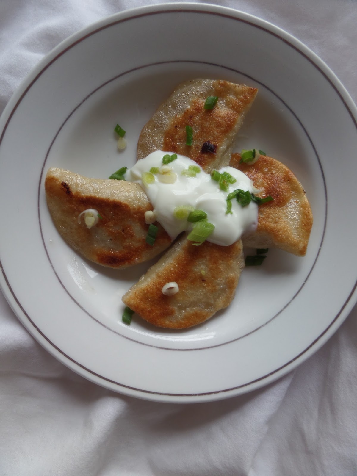 Potato and sauerkraut pierogi // Pierogi à la pomme de terre et