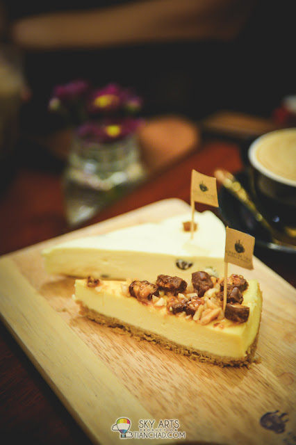 Rum & Raisin Cheesecake & Snickers @ Cheesecake Chapter Two Coffee & Dessert
