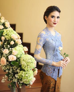 Aneka Model Kebaya Brokat Modifikasi