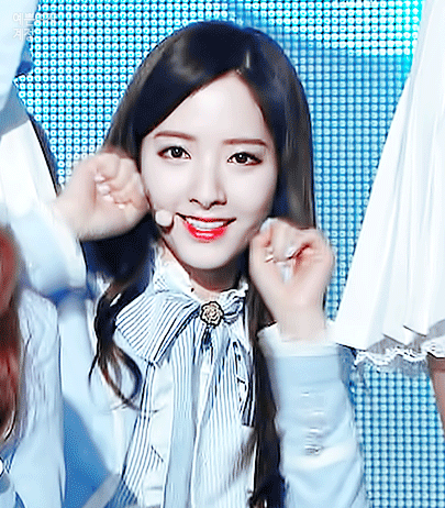 입춘이라고 화사하게 입은 오늘자 우주소녀.jpgif | 인스티즈