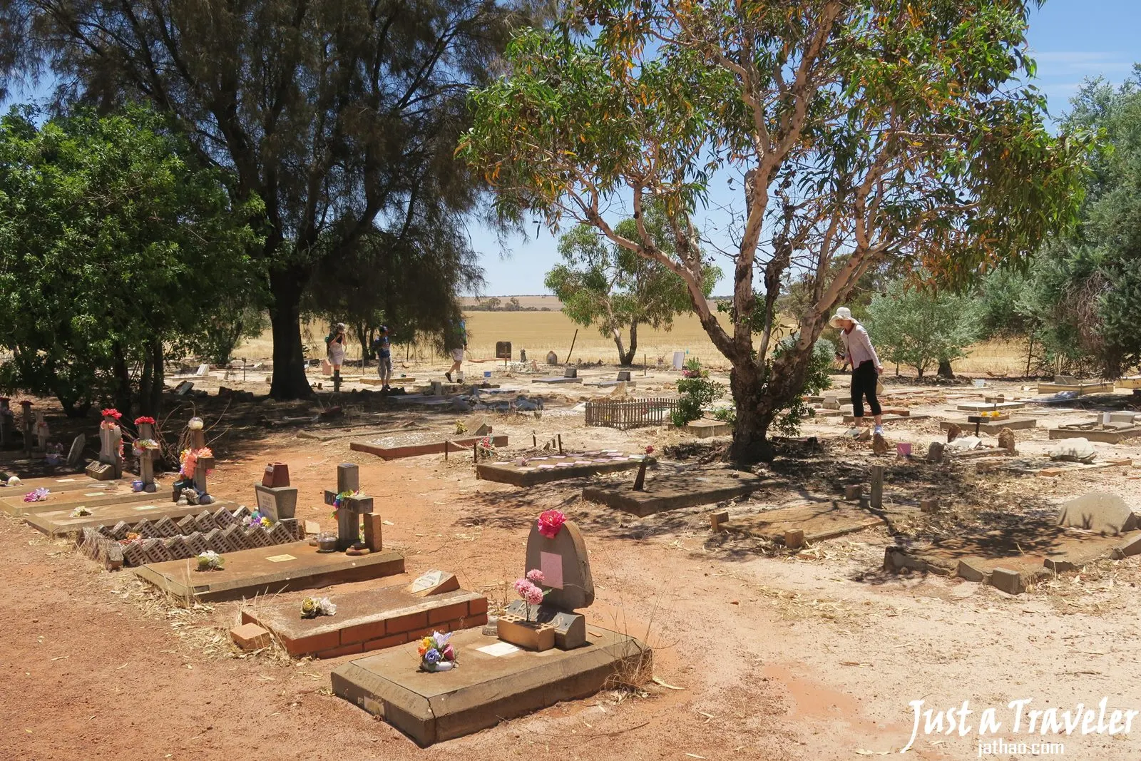 澳洲-西澳-伯斯-推薦-景點-波浪岩-愛犬公墓-Corrigin Dog Cemetery-自由行-旅遊-行程-一日遊-二日遊-遊記-旅遊-觀光-Australia-Perth-Wave-Rock