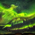 Espectacular imagen: aurora boreal en forma del ave fénix en el cielo de Islandia