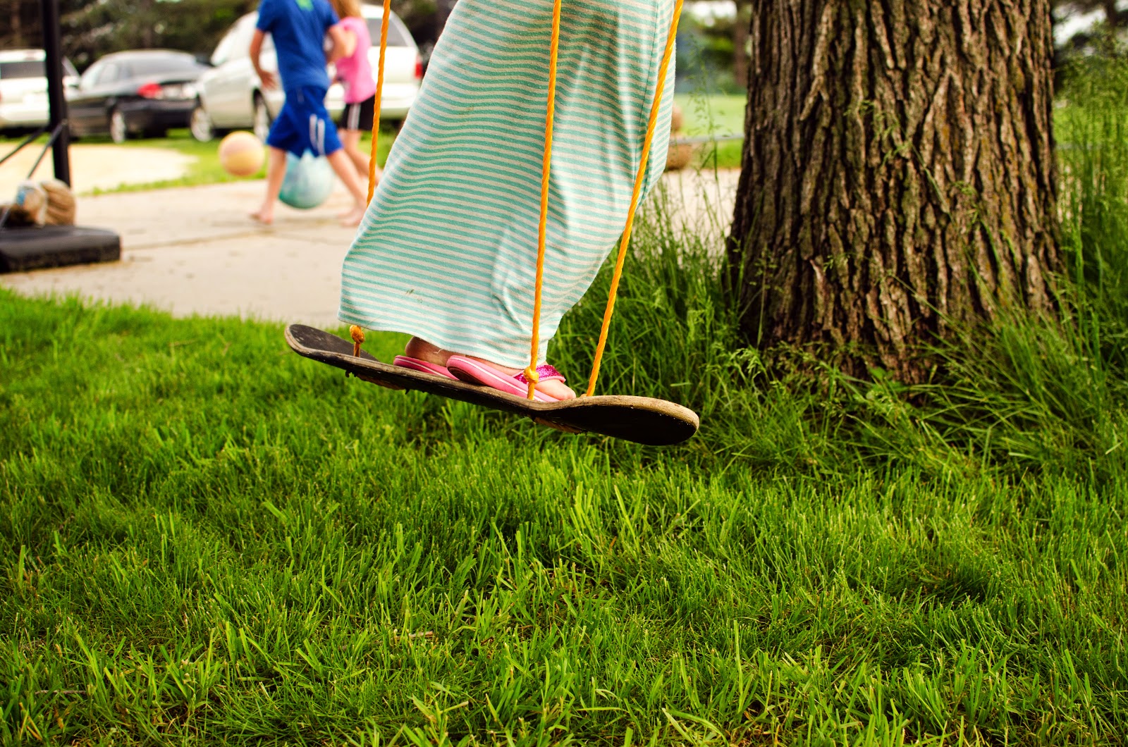 Boyd Babes: Skateboard Swing