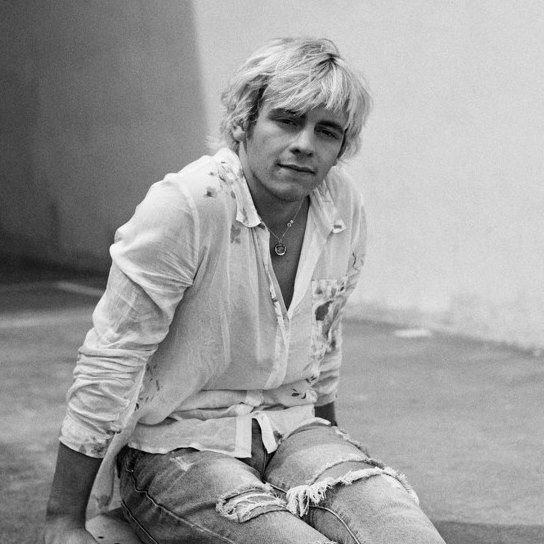 Ross Lynch age, girlfriend, phone number, family, dating, birthday, siblings, date of birth, married, house, gf, wife, parents, baby, brother, body, how old is, now, 2016, and laura marano, songs, movies and tv shows, movies, gay, twitter, 2013, 2016, hot, new movie, 2014, r5, muscles, band, and laura marano together, austin and ally, 2011, quiz, barefoot, dancing, 2012, kiss, interview, photoshoot, smile, imagines, illusion, disney, snapchat, 2015 