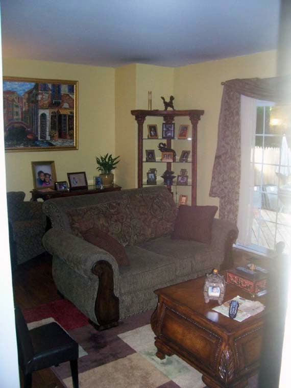 Odd Shaped Living Room Decorating Idea picture