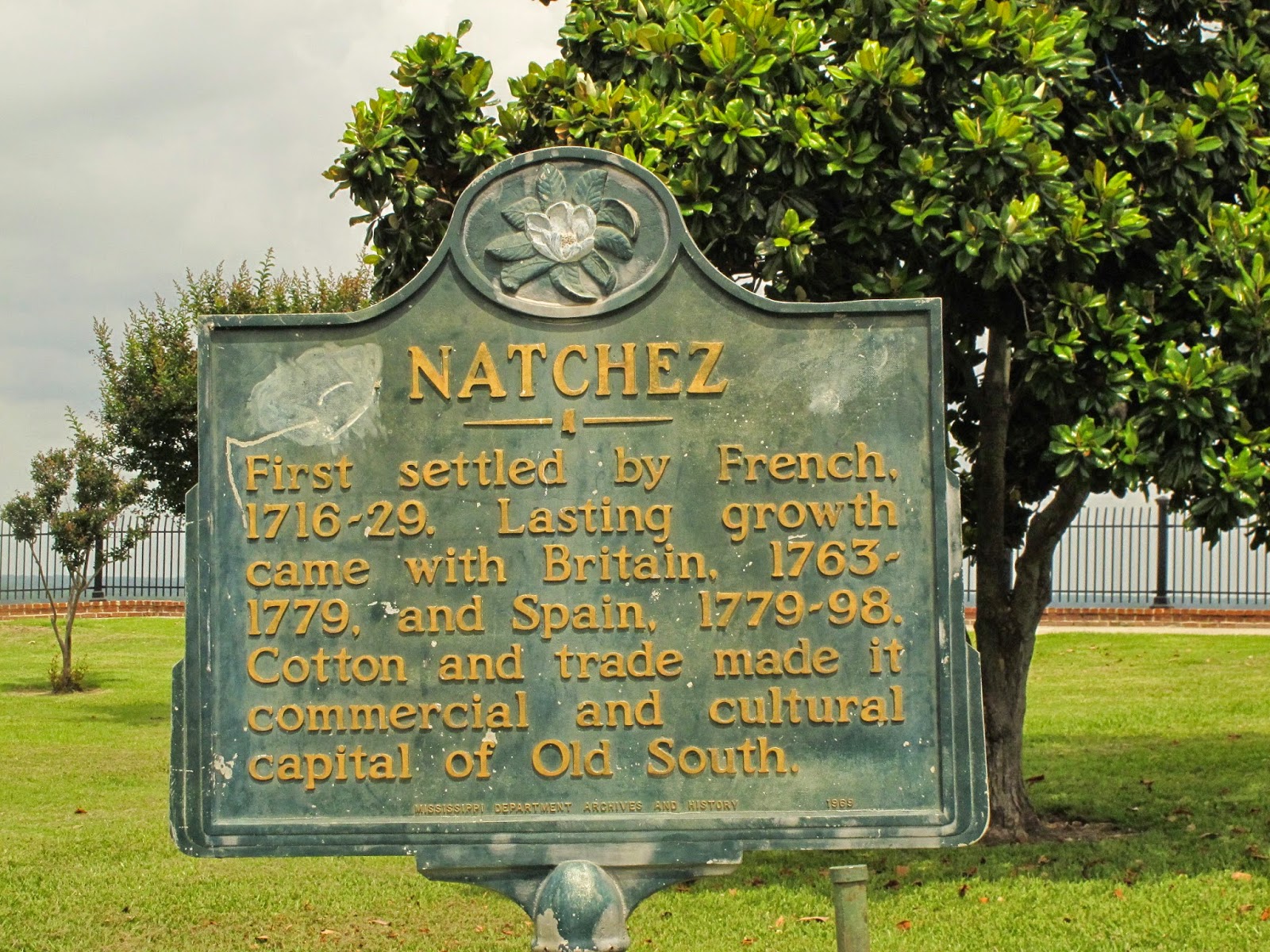 WILLOW'S COTTAGE More About Natchez