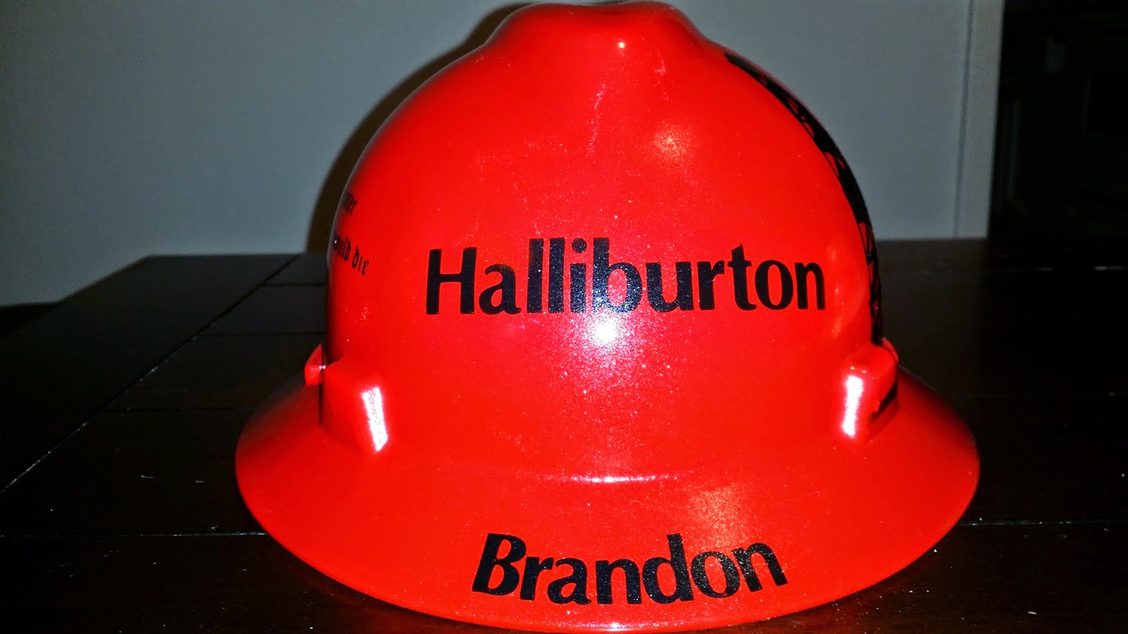 Zimmer DesignZ Custom Paint Halliburton and UT hard hats this weekend.
