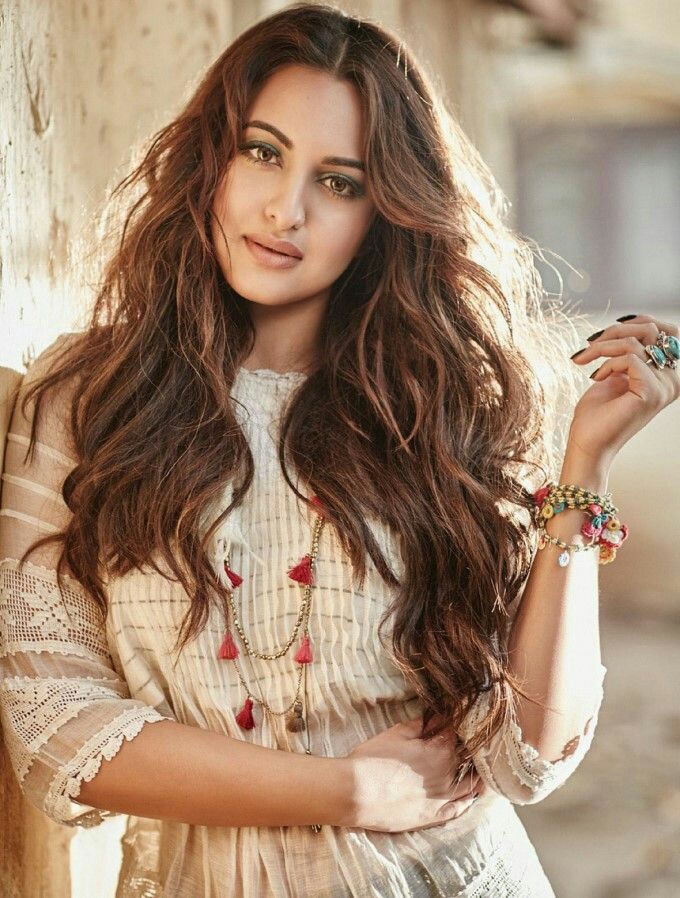 Sonakshi Sinha Rare & Beautiful HD Wallpaper Collection ~ Facts N'  Frames-Movies | Music | Health | Tech | Travel | Books | Education |  Wallpapers | Videos