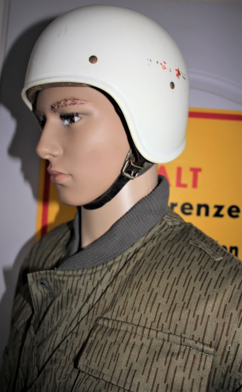 DDR Spezialeinheiten Felddienstuniformen und Ausrüstung: Spezialeinheit ...