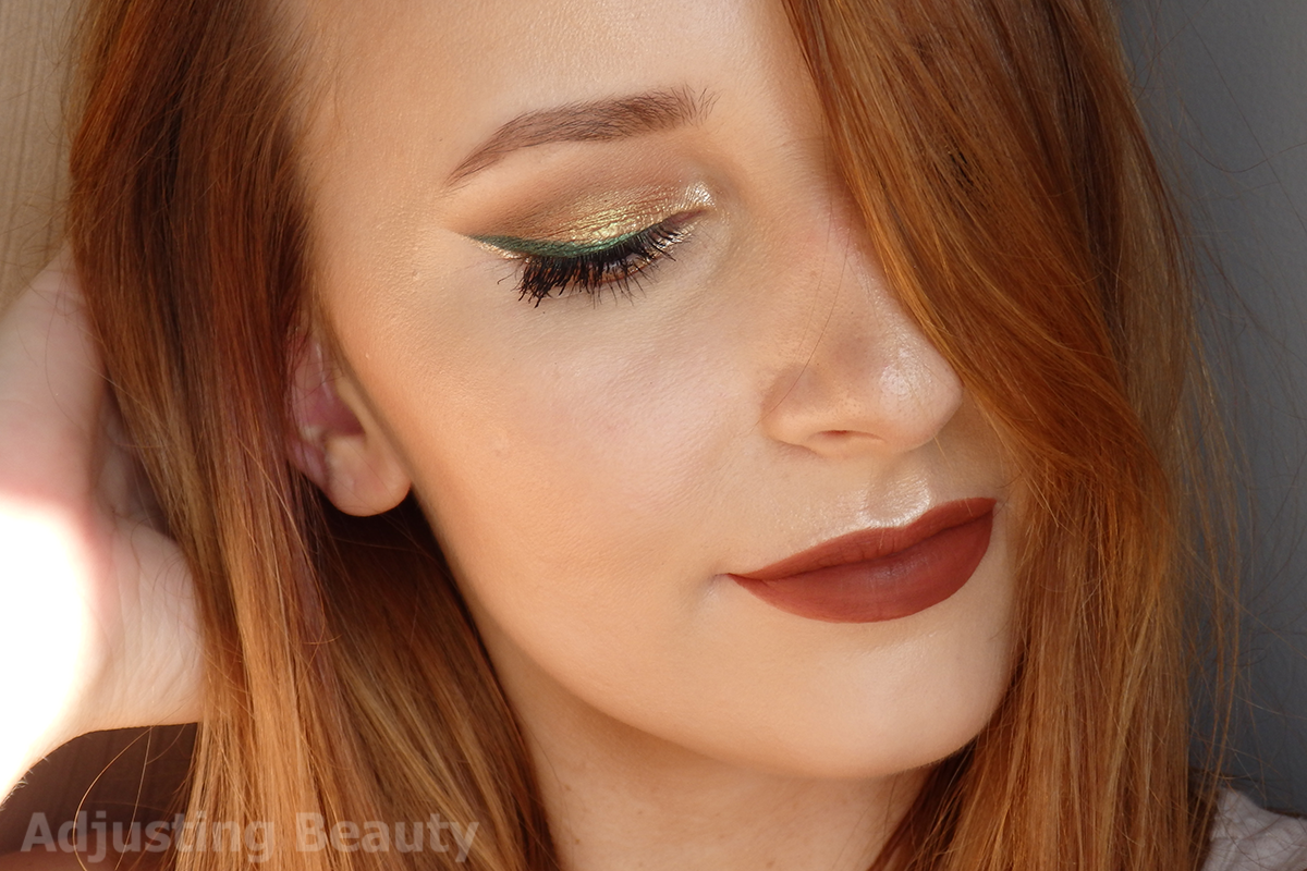 Review Essence Metal Shock Eyeshadow 01 Solar Explosion Adjusting