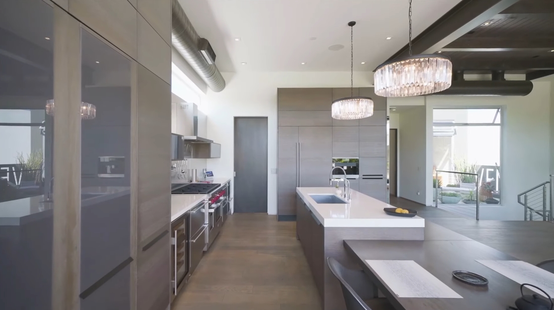 Tour 248 Bernard Ave, Venice, CA vs. 33 Interior Design Photos