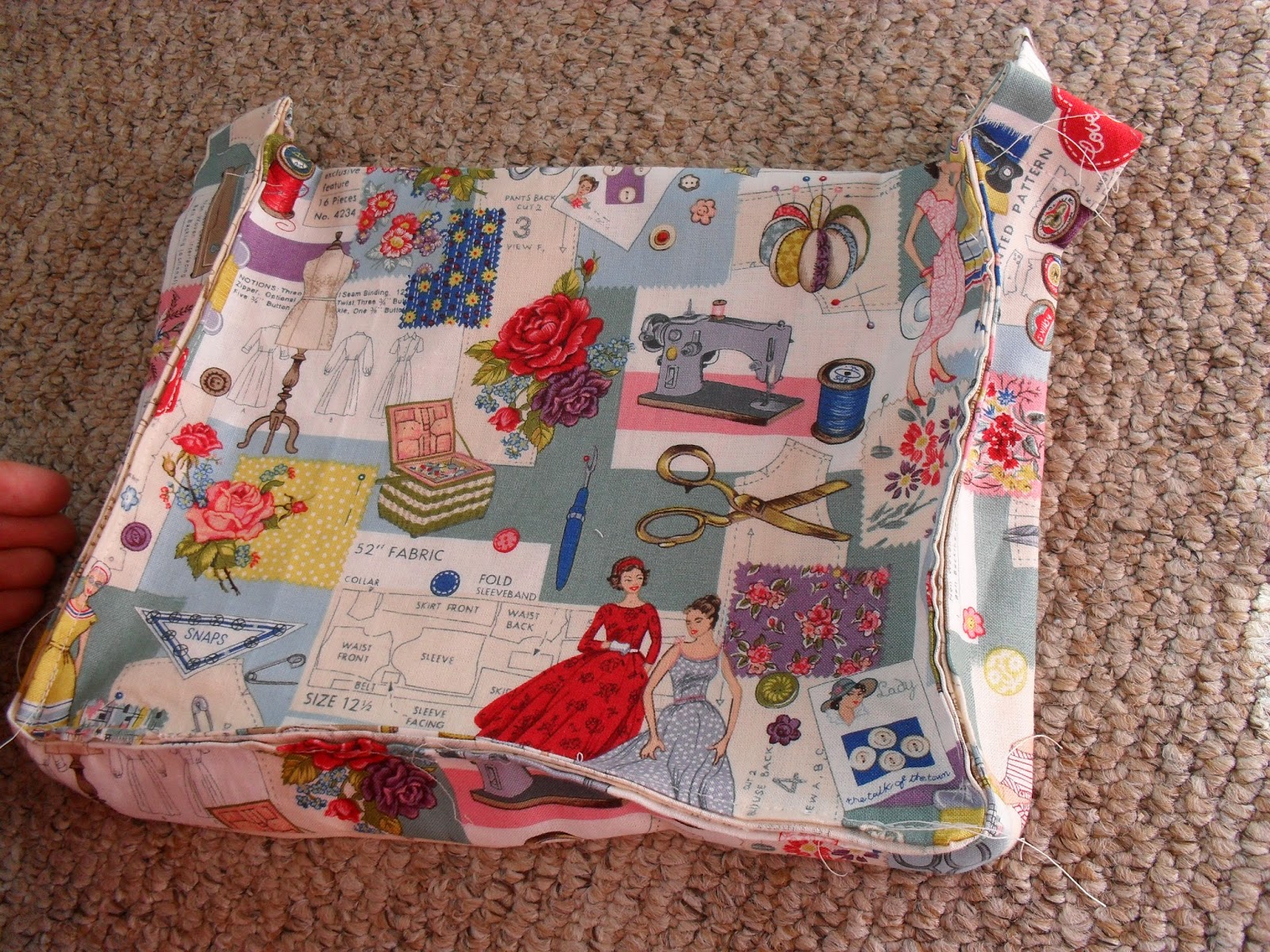 Patchwork Paradise: How to make your very own Inside/Out Satchel! Eeek ...