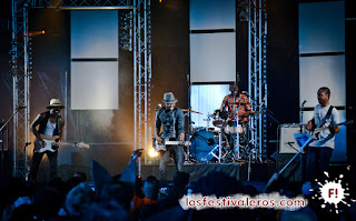 Songhoy Blues en la carpa Chapiteau du Seb´: viaje a Mali a través de su rock blues multiétnico. 