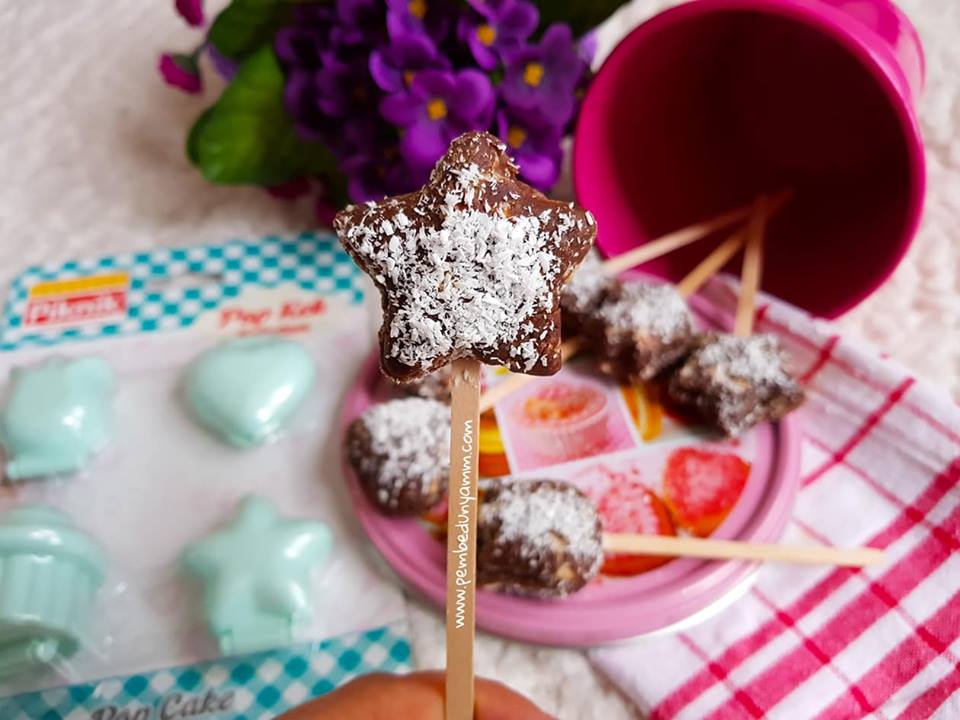 Piknik Pop Kek Kalıbı ve 5 Dakikada Çikolatalı Top Tarifi PEMBE