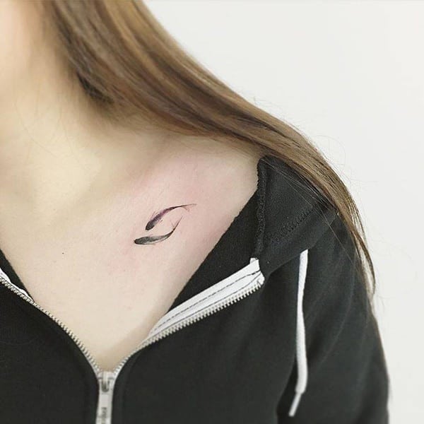 Tatuagens femininas na clavícula Tatuagens femininas na clavícula