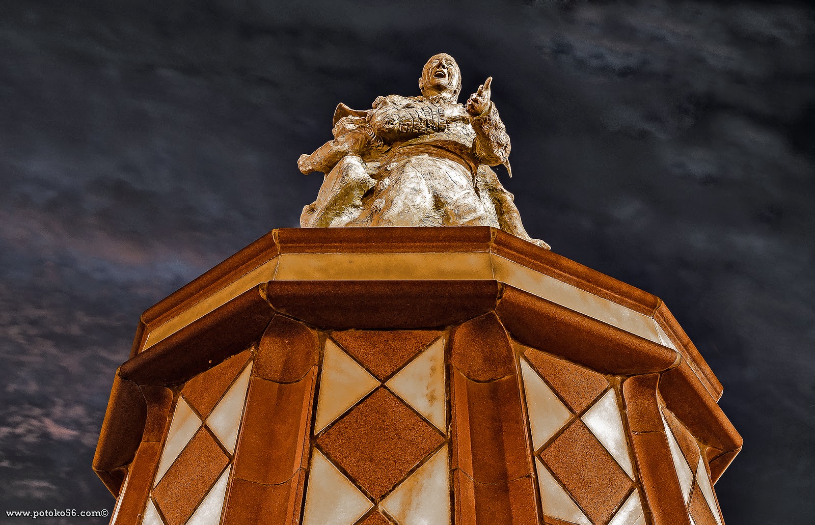 en el Paseo del Chorrillo busto dedicado al carnavalero Guti Rota
