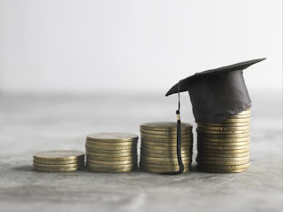 dinero universidad credito estudiantil