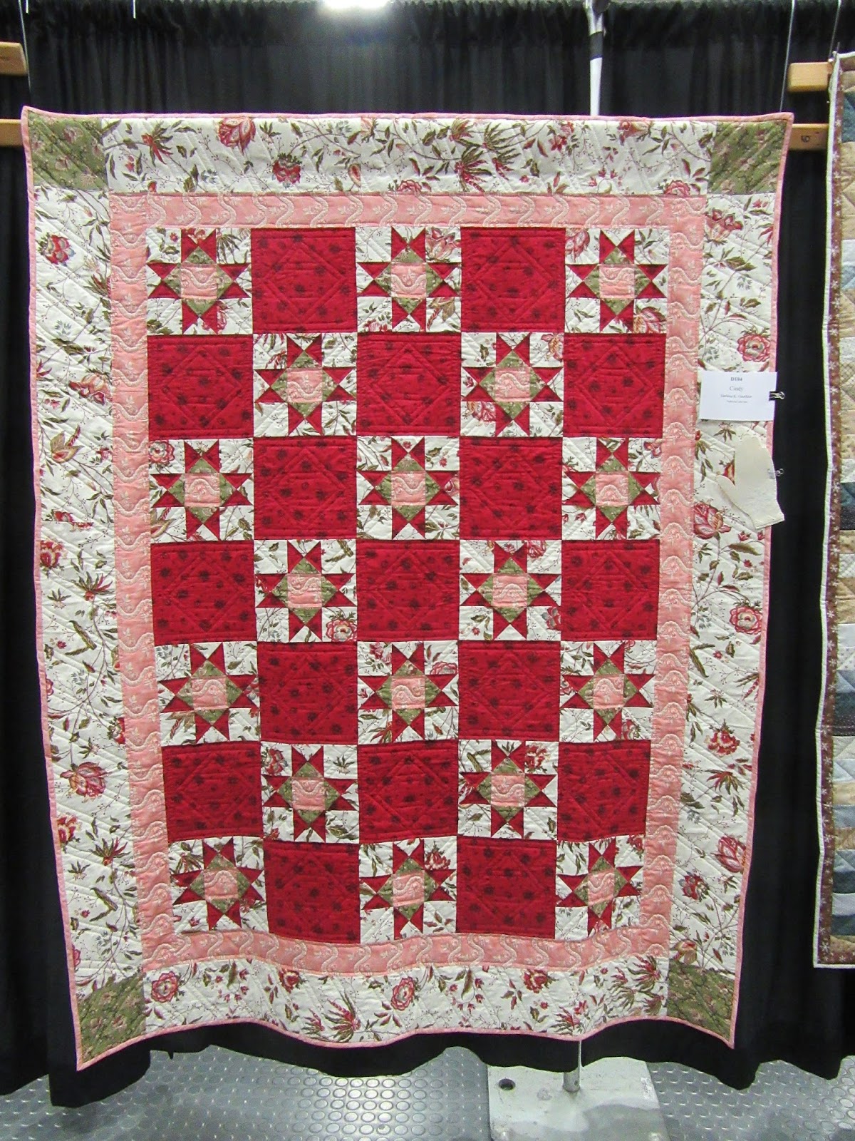 Busy Thimble Visitors and More Maine Show Quilts