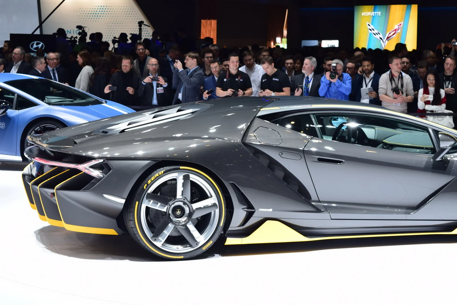 Siêu xe Lamborghini Centenario 2017