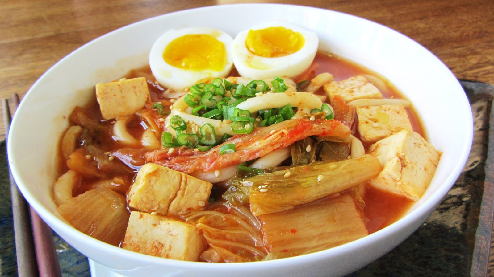 let-s-eat-simple-kimchi-and-tofu-udon-noodle-soup