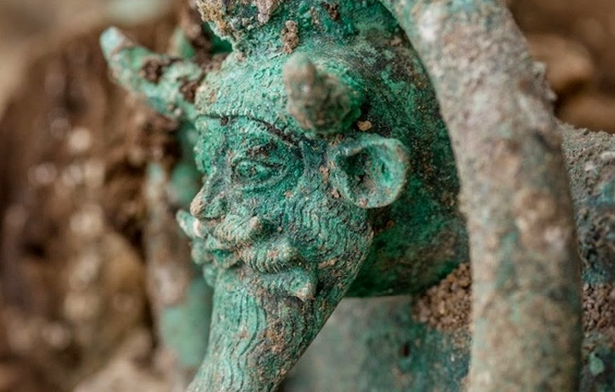 ArqueoLugares Tumba de LAVAU prox. Troyes. Aube. Champagne. Francia